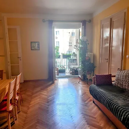 Spacious 118m 4br Apartment, Center, Grosslingova