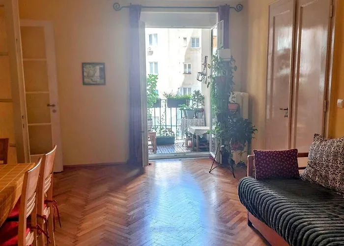 Spacious 118m 4br Apartment, Center, Grosslingova