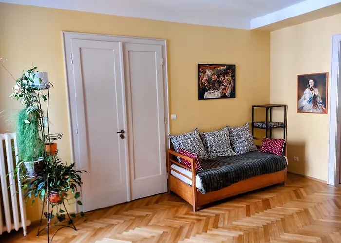 Apartment Spacious 118m 4br Apartment, Center, Grosslingova Bratislava
